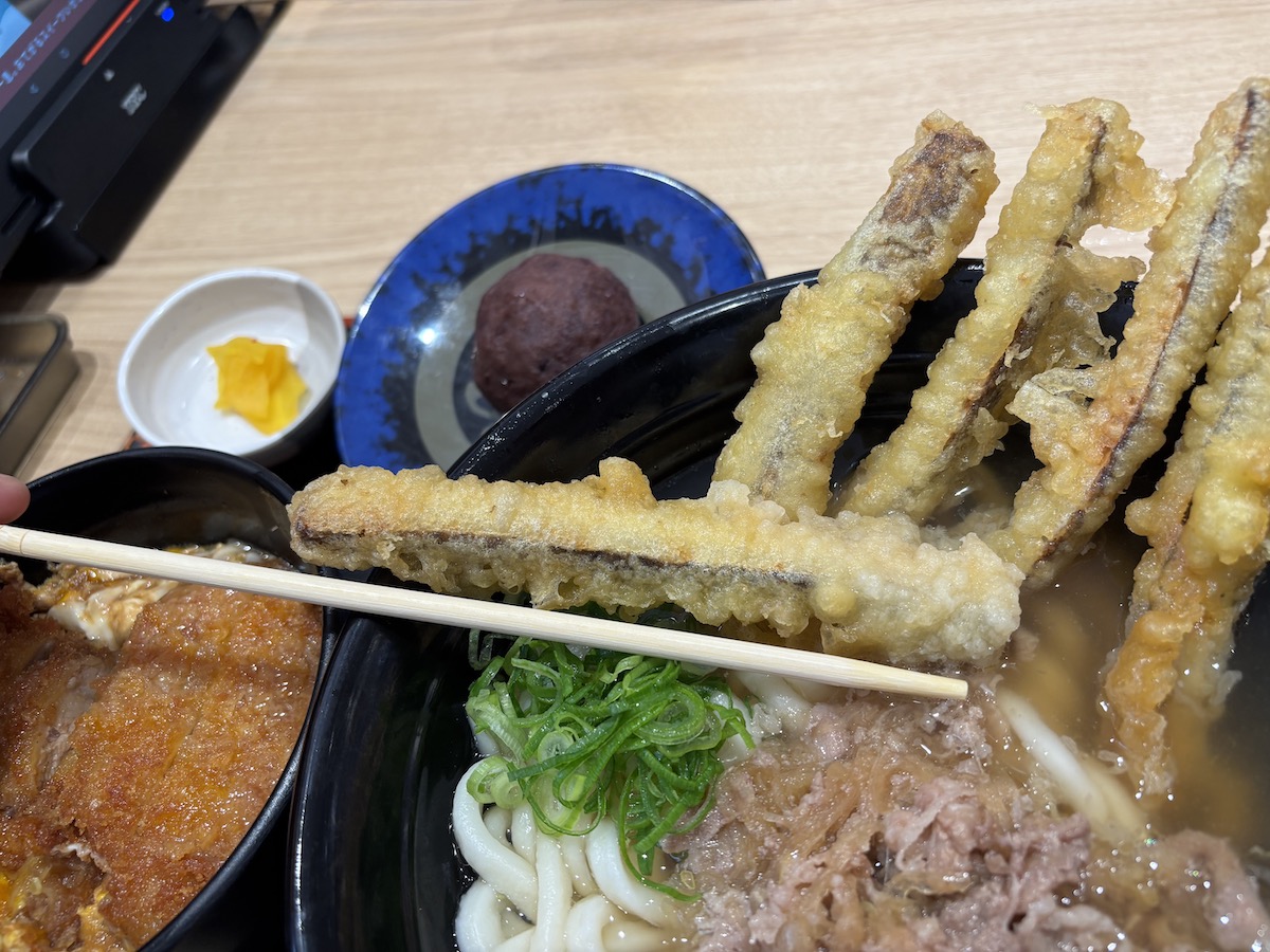 【資さんうどん】関東4店舗目、足立鹿浜店の待ち時間は？　人気看板メニューと気になるアレ、食べて来た！の画像9