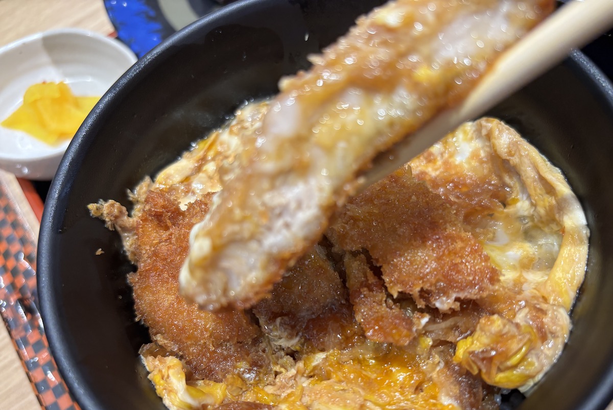 【資さんうどん】関東4店舗目、足立鹿浜店の待ち時間は？　人気看板メニューと気になるアレ、食べて来た！の画像11