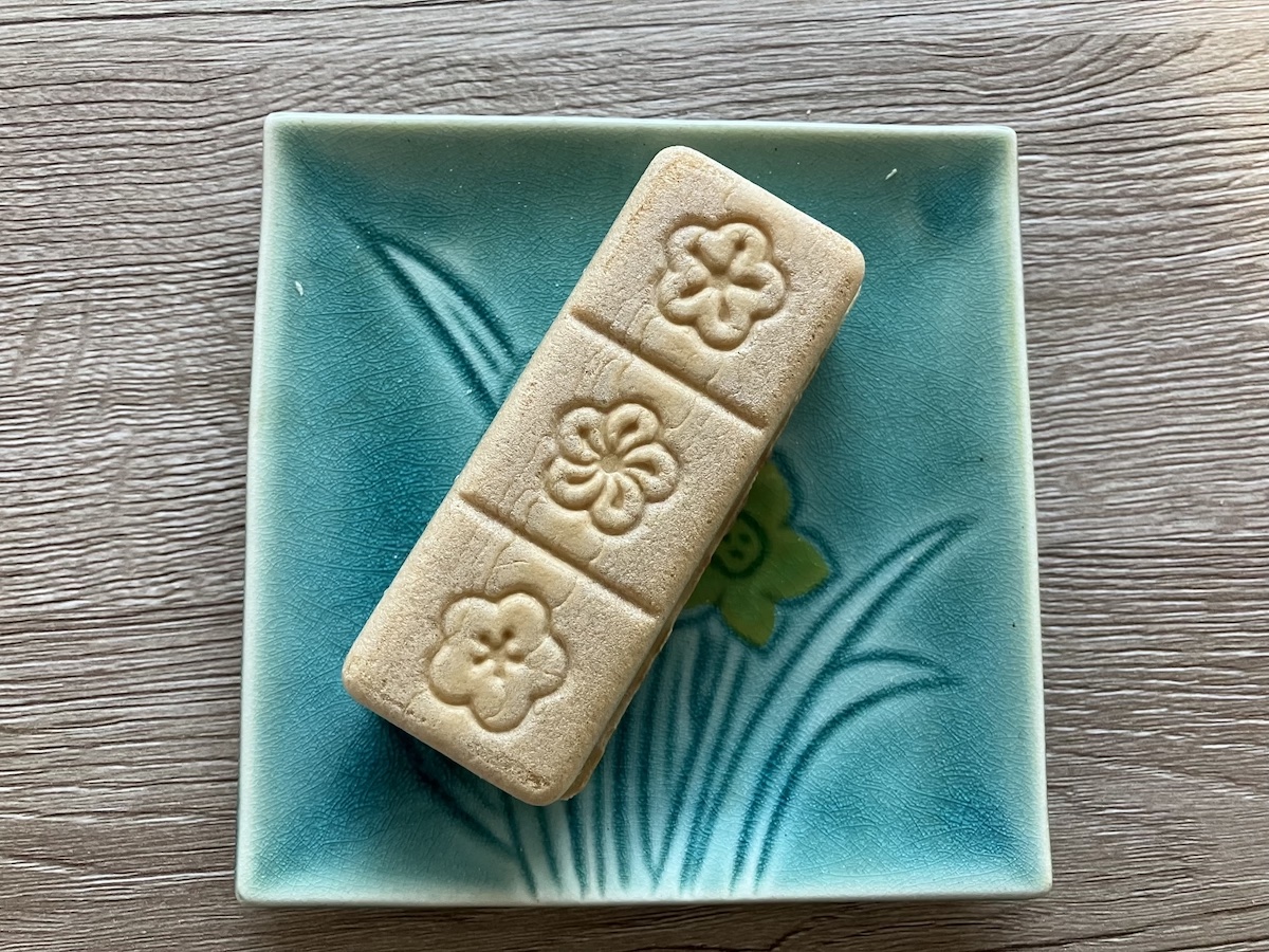 大人気で品薄【ベルク】172円「最中こしあん」、食べたら「なにこれ」！　思わず笑っちゃうおいしさの画像10