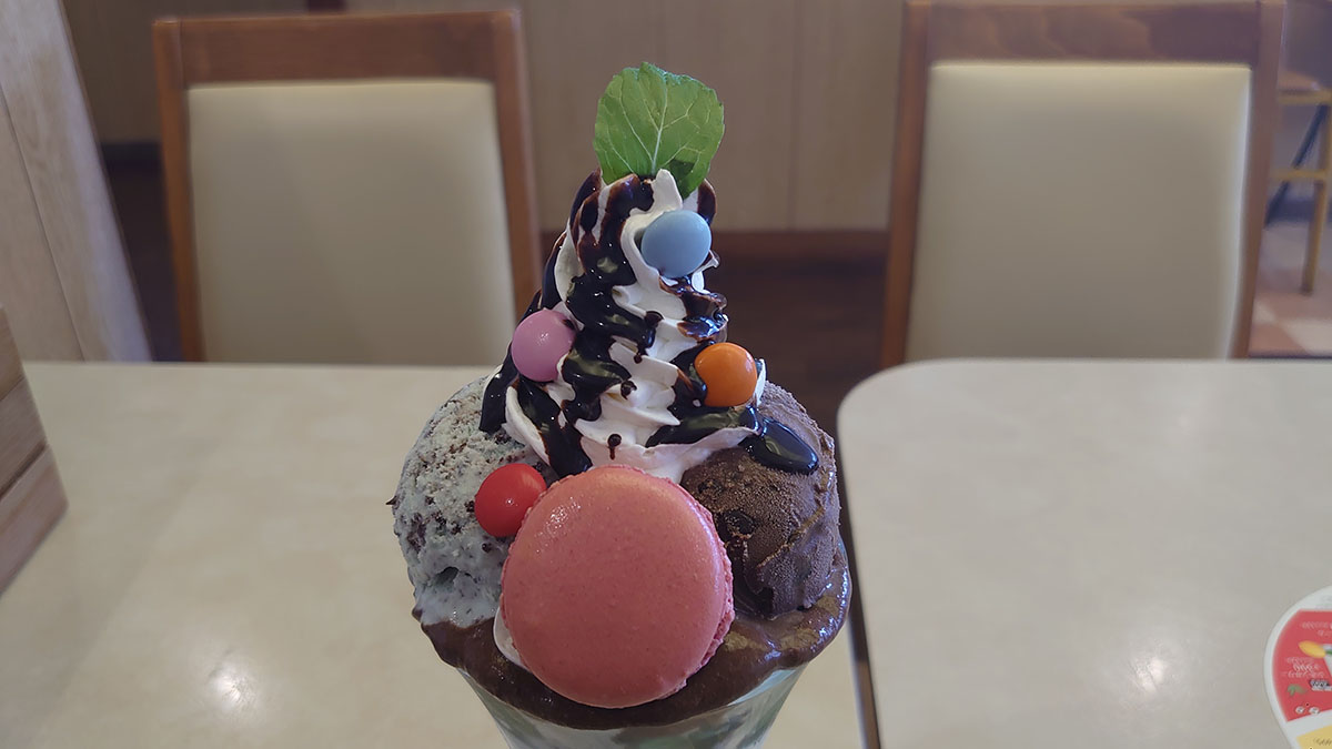 【ココス】「チョコミン党フェア」2品をミント過激派が実食！　過去イチのスースー加減に驚がくの画像6