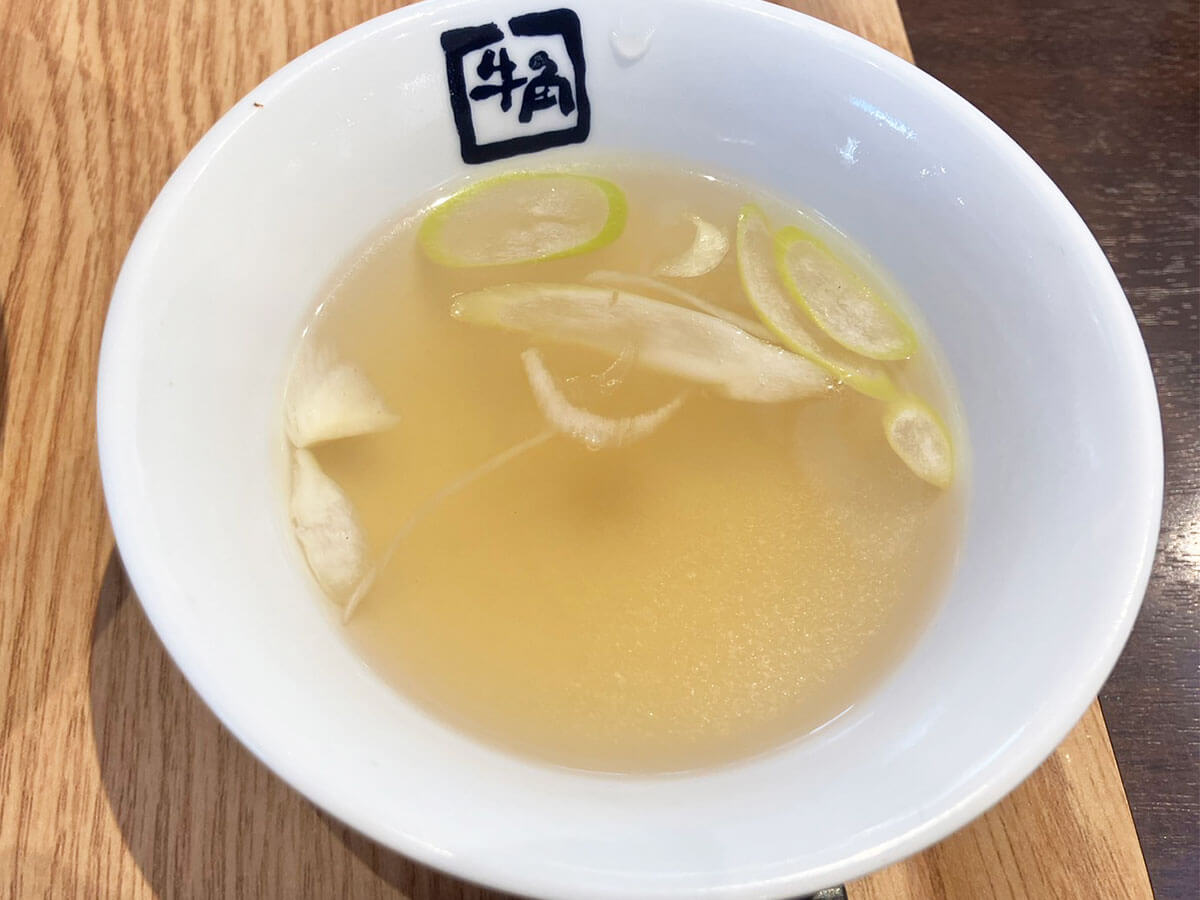 【牛角】のフードコート専門焼肉店とは？　「牛カルビ定食」に困惑……でも「豚タン丼」はおいしい！の画像9