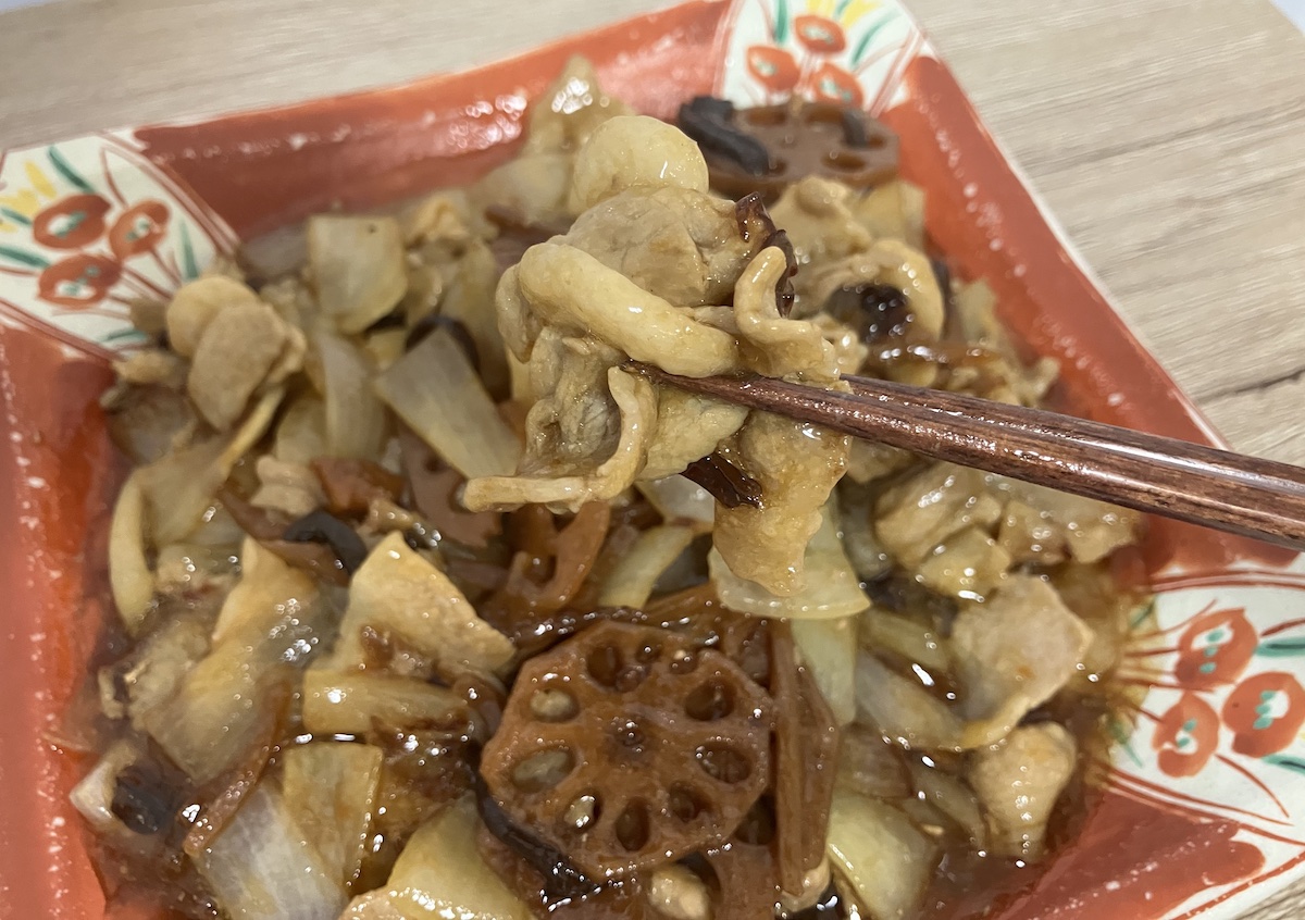 【豚肉・玉ねぎだけ】「黒酢あんかけの素」◎円が最強！　“具入り”の量がレベチで驚がくの画像8