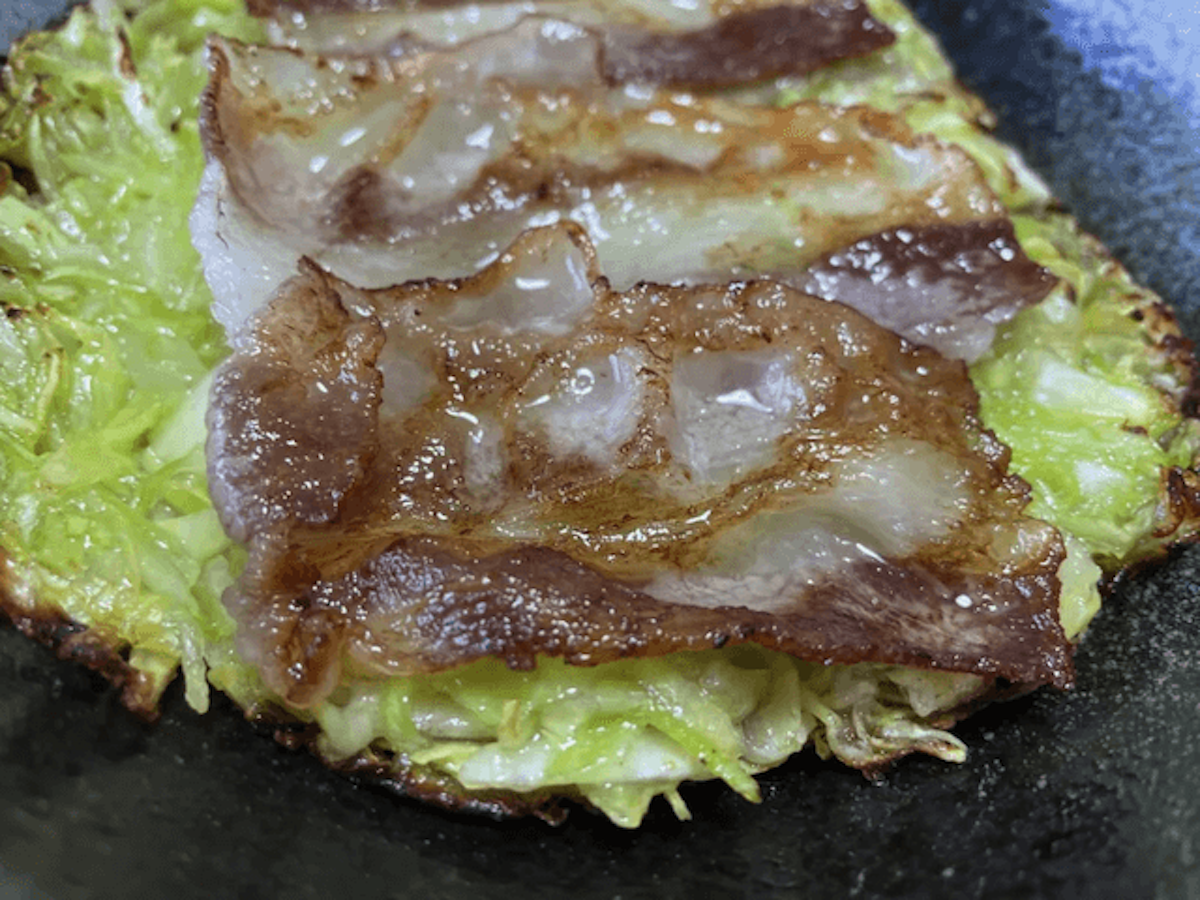 こんな罪深い食べ方ある!?　【キャベツ焼き】何度も食べたくなる震えるレシピの画像1