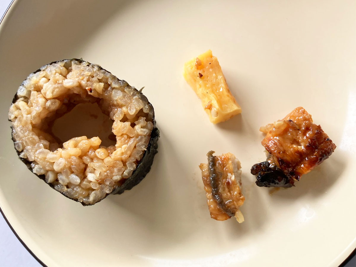 【ロピア】冷凍庫にストック推奨！　719円うなぎ「冷凍巻寿司」、道場六三郎監修でコスパも優秀！の画像6