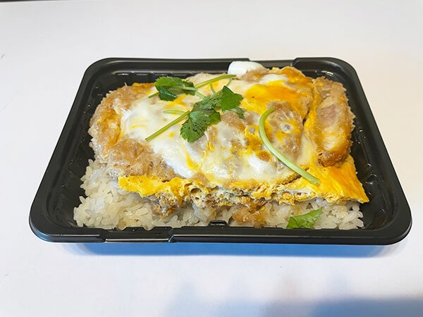オーケー、トライアル、ヤオコーほか「かつ重」6つ食べてみた！　低価格で一番おいしいのは？の画像2