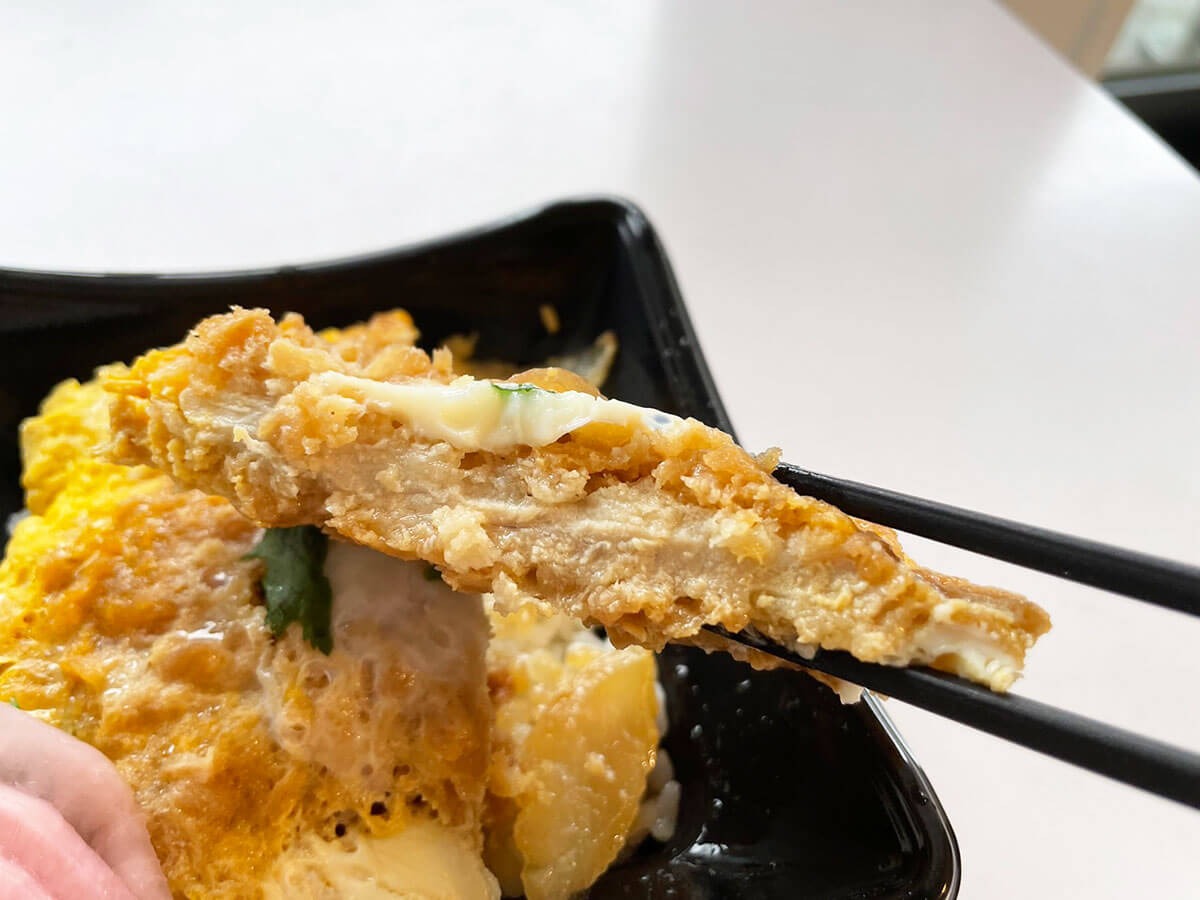 オーケー、トライアル、ヤオコーほか「かつ重」6つ食べてみた！　低価格で一番おいしいのは？の画像12