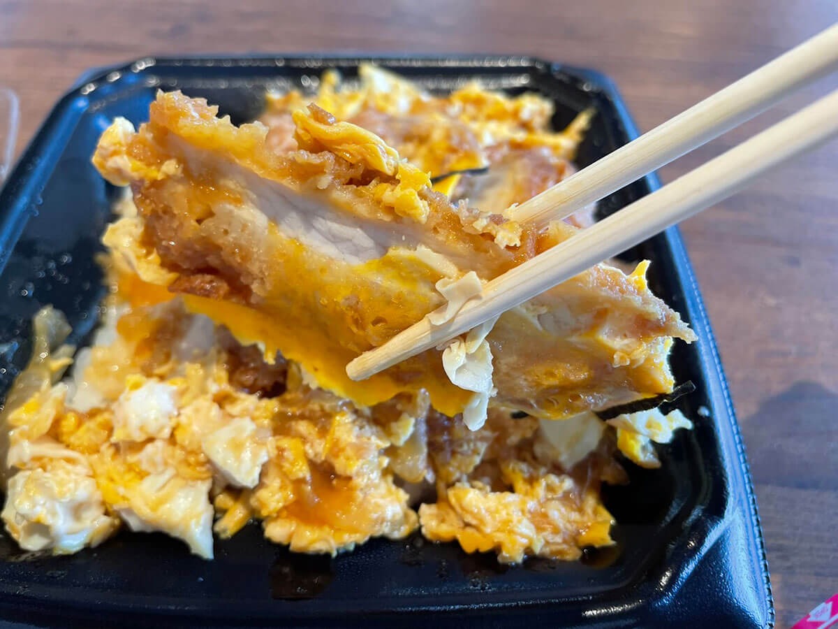 オーケー、トライアル、ヤオコーほか「かつ重」6つ食べてみた！　低価格で一番おいしいのは？の画像7