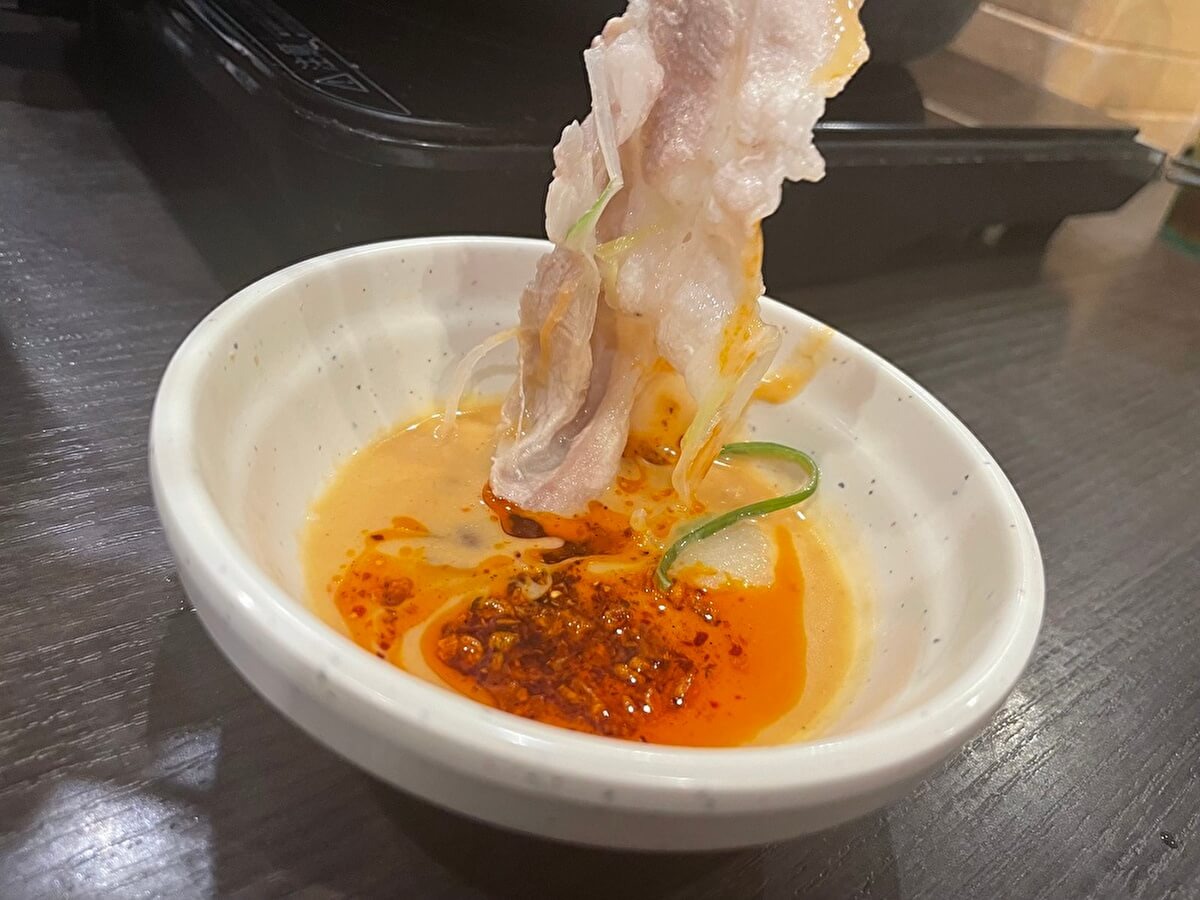 【しゃぶ葉】店員おすすめの「タレ薬味アレンジ」がおいしすぎ！　ジャンクな味でリピ確定の画像5