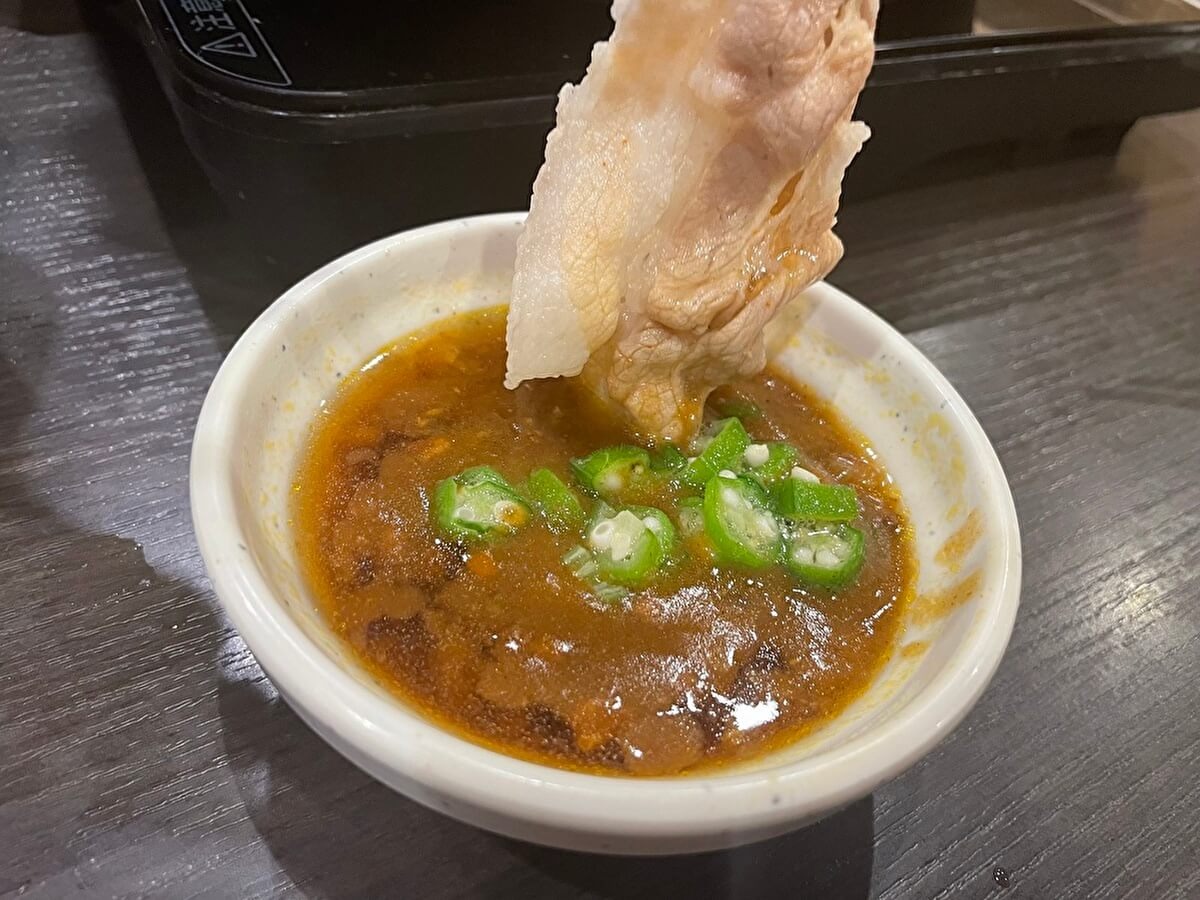 【しゃぶ葉】店員おすすめの「タレ薬味アレンジ」がおいしすぎ！　ジャンクな味でリピ確定の画像6