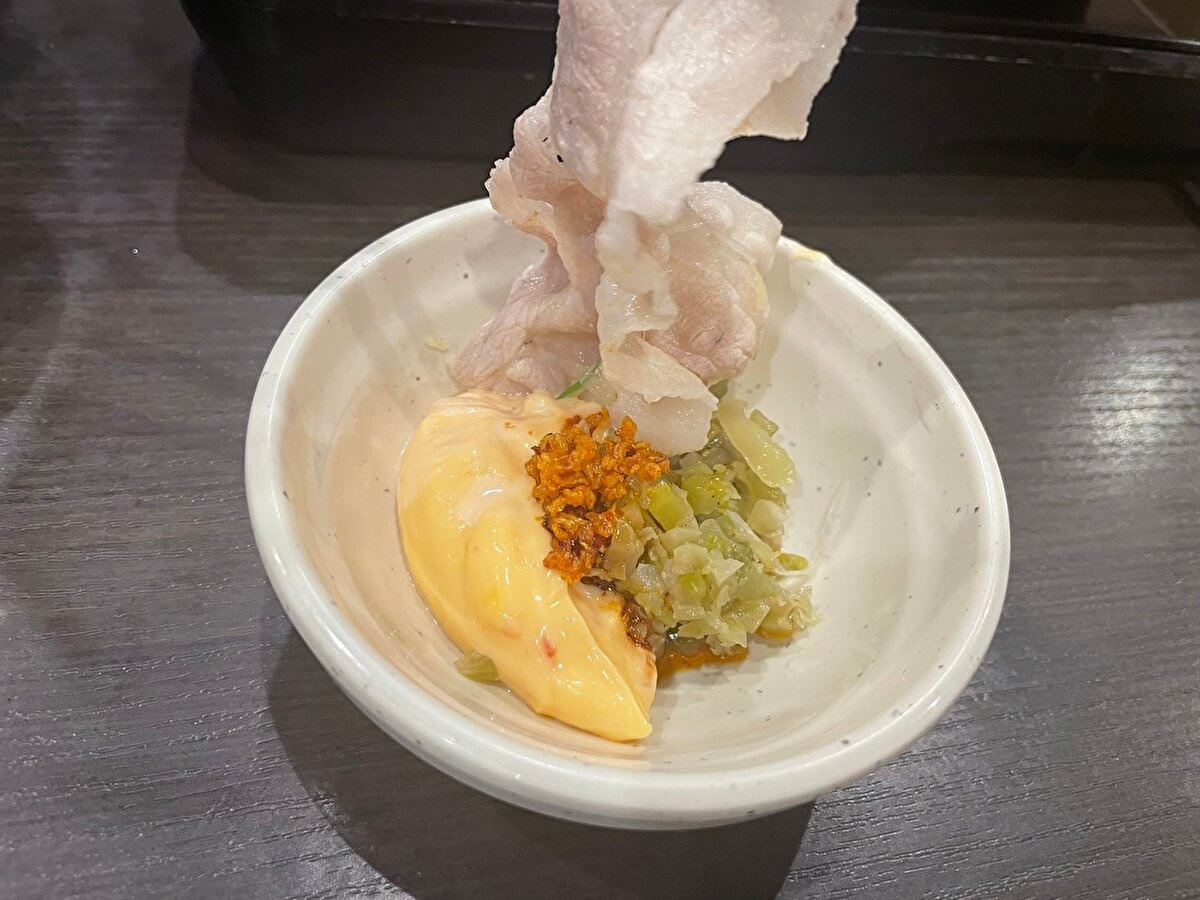 【しゃぶ葉】店員おすすめの「タレ薬味アレンジ」がおいしすぎ！　ジャンクな味でリピ確定の画像7