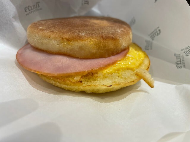 【タリーズ】630円モーニング、「イングリッシュマフィン」薄くて衝撃！　「ハムエッグ」のエッグとは……の画像4