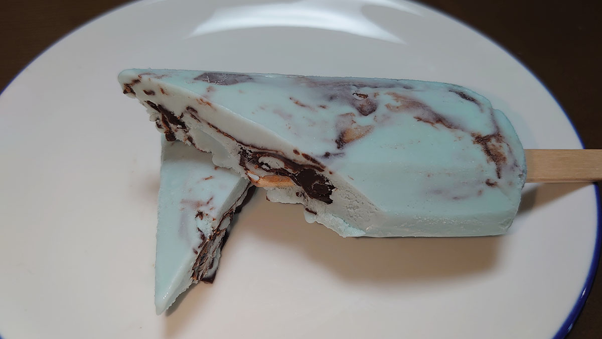 【シャトレーゼ】季節限定86円「チョコバッキー」の味わいは？　「チョコミント」アイス4種おすすめランキング　の画像6
