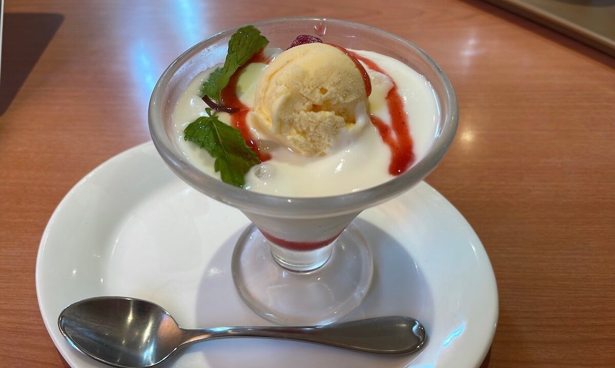 店舗数減の【デニーズ】、売却予測も……90年代にブーム生んだ「名物メニュー」が終了の画像2