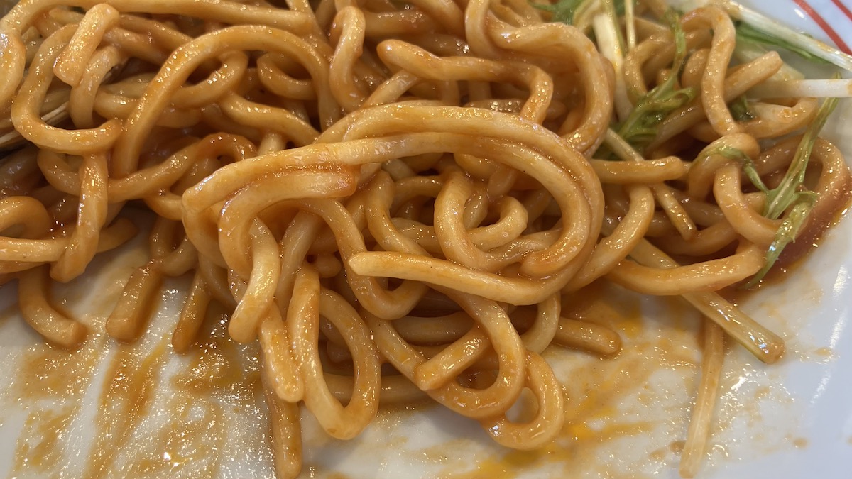 【リンガーハット】50店舗でしか食べられない「700円パスタ」とは？　ナポリタン食べたら「ジョリパ超え」「麺モッチモチ」の画像8