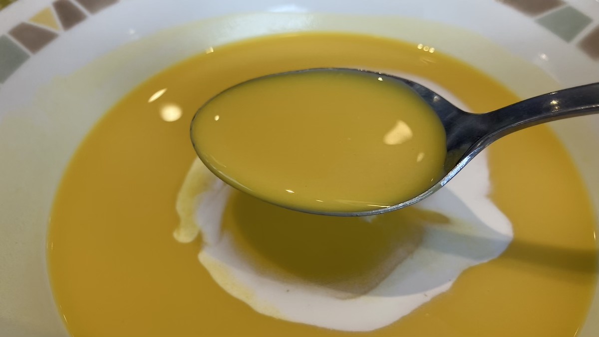 【サイゼリヤ】180円の復活メニュー食べたら、コスパ◎だった！　「冷たいパンプキンスープ」見た目以上のワケの画像3