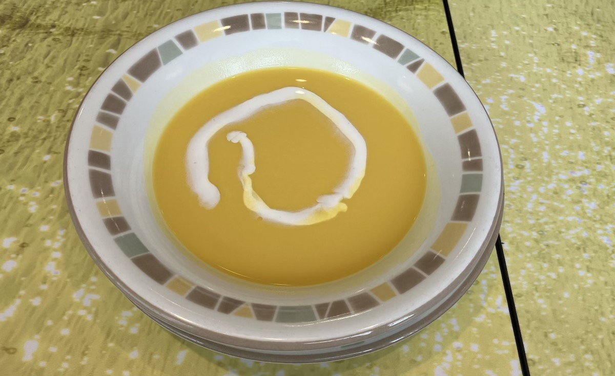 【サイゼリヤ】180円の復活メニュー食べたら、コスパ◎だった！　「冷たいパンプキンスープ」見た目以上のワケの画像2