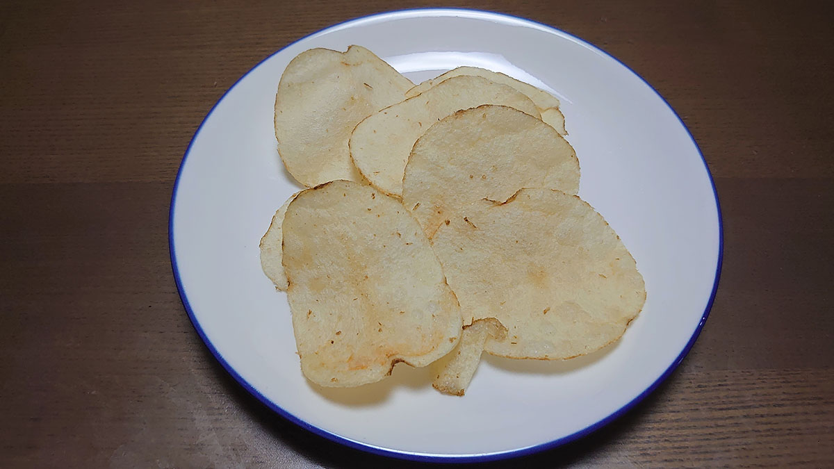 「カルビーより濃厚！」【トップバリュ】安い「ポテトチップス」4品実食、ベストワンは？の画像5