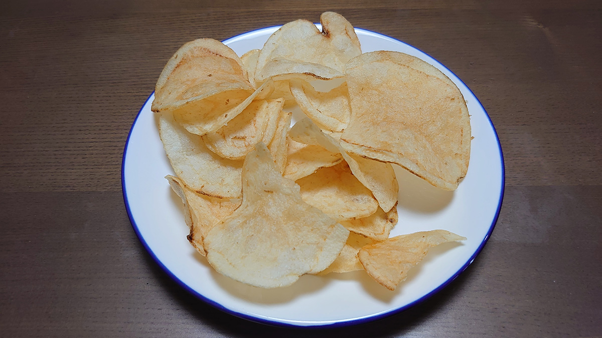 【トップバリュ】添加物・原材料に配慮「ポテトチップス」4品の味わいは？　105円「のりしお味」に驚き！の画像5