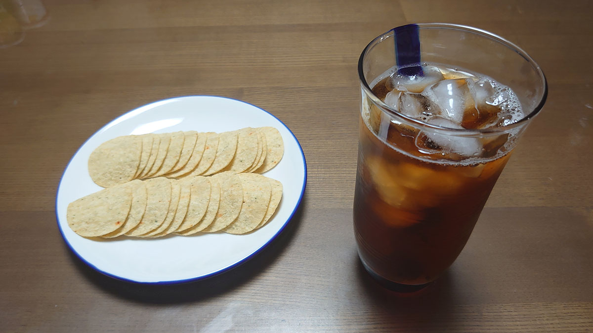 【トップバリュ】プリングルズ系「ポテトチップス」5品を実食！　ジャンクな「サワークリームオニオン味」に大満足の画像5