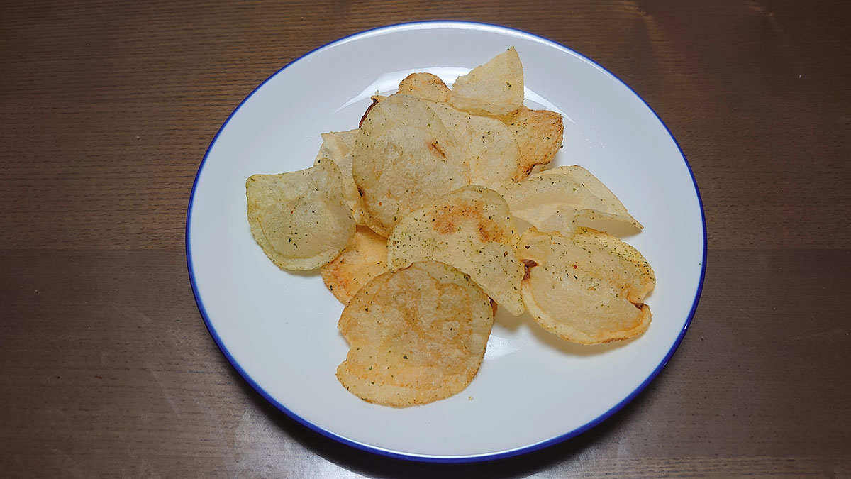 「カルビーより濃厚！」【トップバリュ】安い「ポテトチップス」4品実食、ベストワンは？の画像9