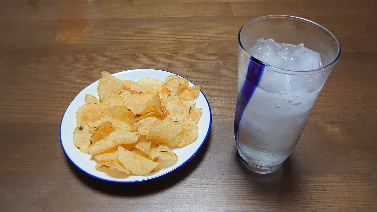 【トップバリュ】添加物・原材料に配慮「ポテトチップス」4品の味わいは？　105円「のりしお味」に驚き！の画像10