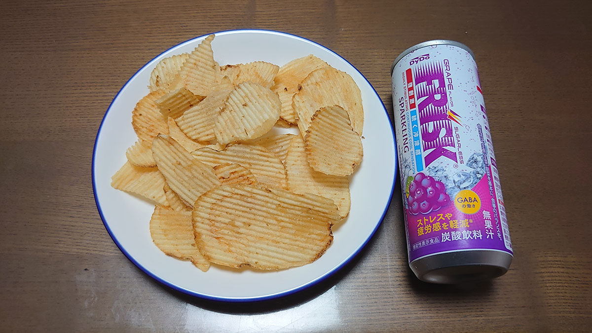 【トップバリュ】歯の調子が悪い人は気を付けて！　321円「グルメポテトチップス」かなりの“ガチガチ食感”！の画像10