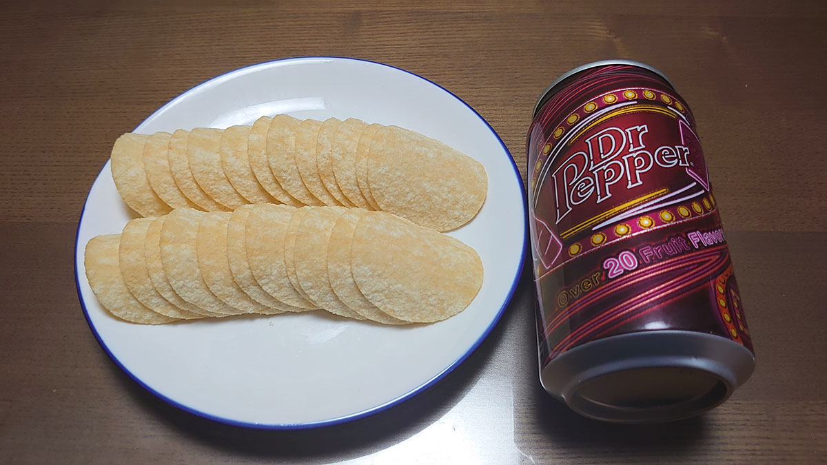 【トップバリュ】プリングルズ系「ポテトチップス」5品を実食！　ジャンクな「サワークリームオニオン味」に大満足の画像11