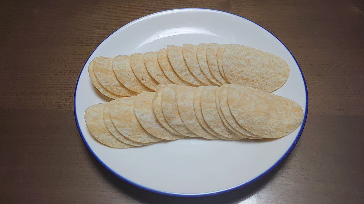 【トップバリュ】プリングルズ系「ポテトチップス」5品を実食！　ジャンクな「サワークリームオニオン味」に大満足の画像13