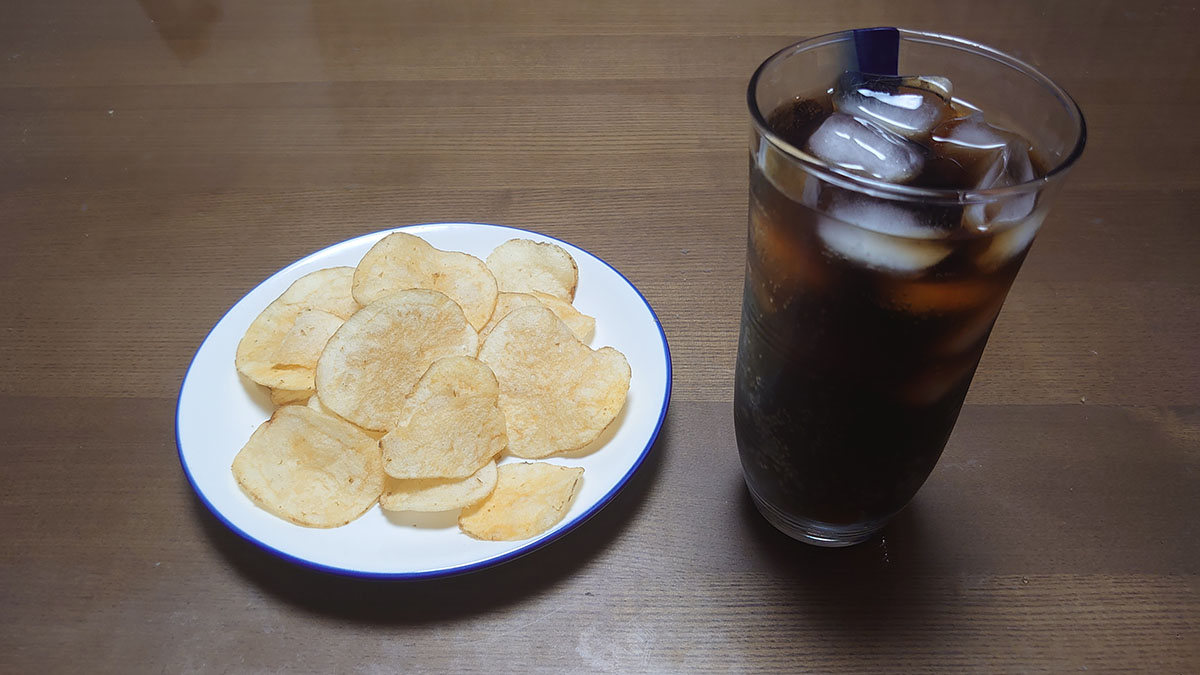 「カルビーより濃厚！」【トップバリュ】安い「ポテトチップス」4品実食、ベストワンは？の画像14
