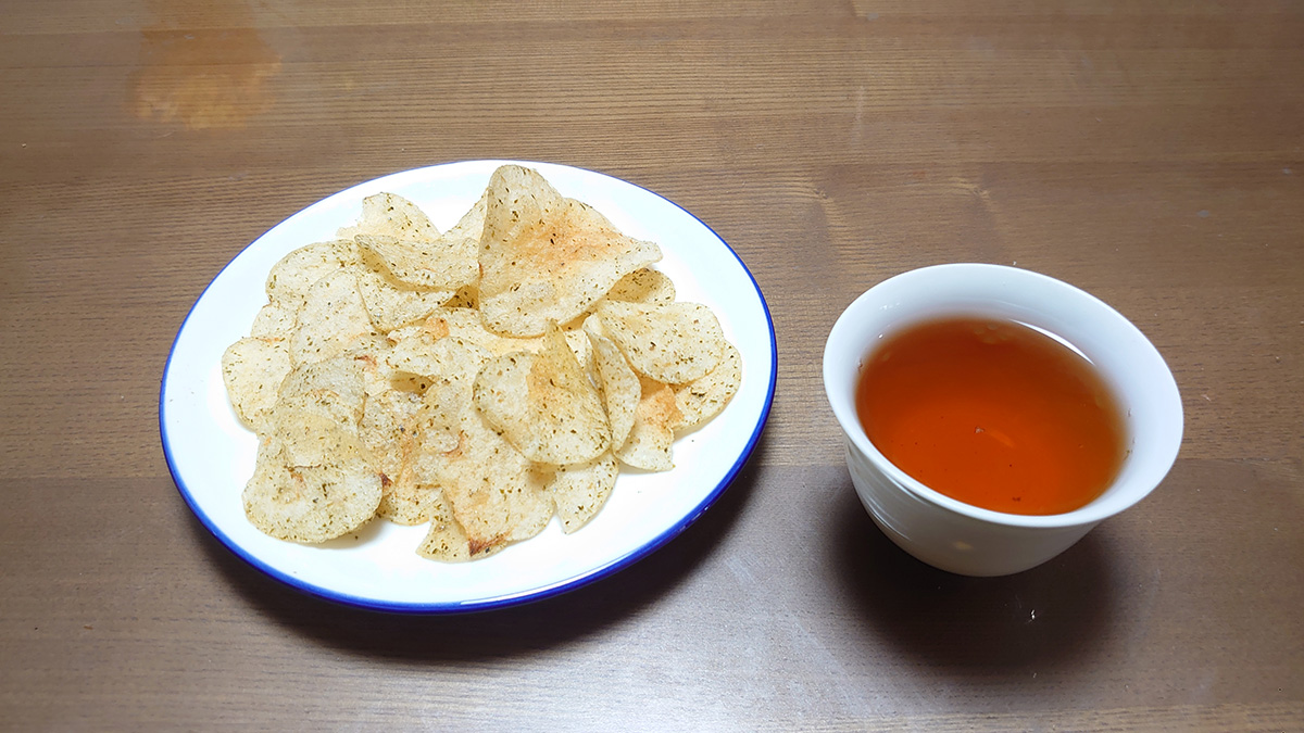 【トップバリュ】添加物・原材料に配慮「ポテトチップス」4品の味わいは？　105円「のりしお味」に驚き！の画像18