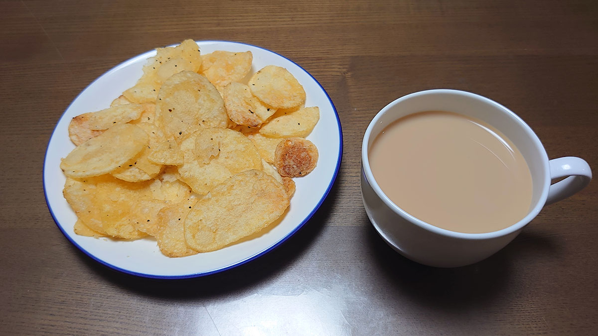 【トップバリュ】歯の調子が悪い人は気を付けて！　321円「グルメポテトチップス」かなりの“ガチガチ食感”！の画像18