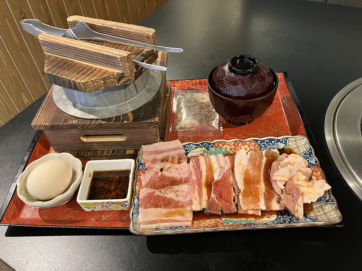 980円焼肉ランチ【肉のよいち】、肉3種にTKGと肉茶漬けまで！　急成長チェーンの実力にビックリの画像6