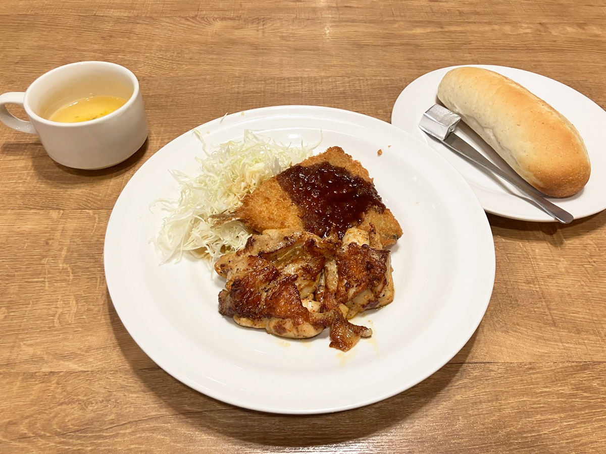 【ガスト】の「ソフトフランスパン」ってこんなにおいしいの!?　日替わりランチ「金曜メニュー」実食の画像1