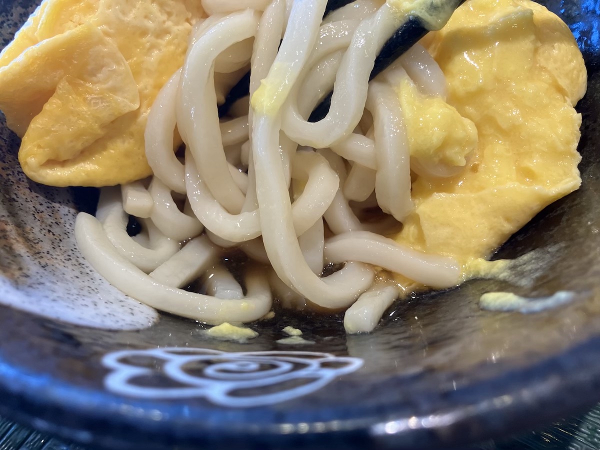 オーダーすると店員ざわつく！　【はなまるうどん】820円「3日間限定うどん」その正体は？の画像6