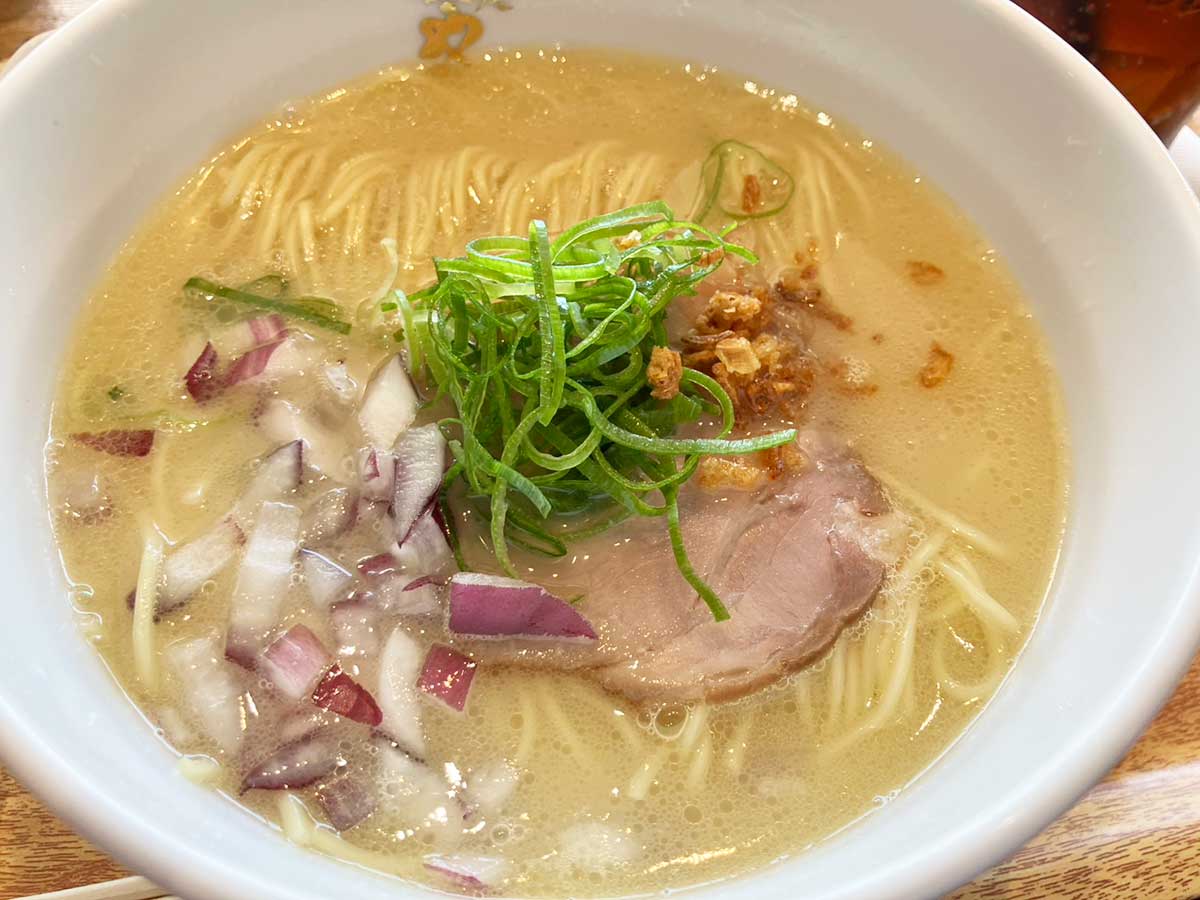 関東でジワジワ拡大【らぁ麺 はやし田】950円「鶏白湯ラーメン」とにかく濃い！　食べて納得「ファンになる」ワケの画像5