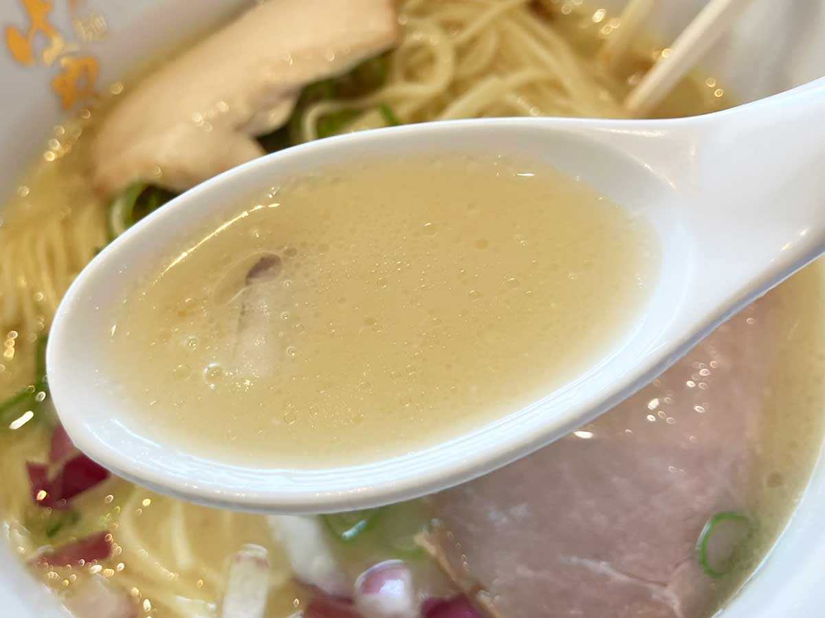 関東でジワジワ拡大【らぁ麺 はやし田】950円「鶏白湯ラーメン」とにかく濃い！　食べて納得「ファンになる」ワケの画像6