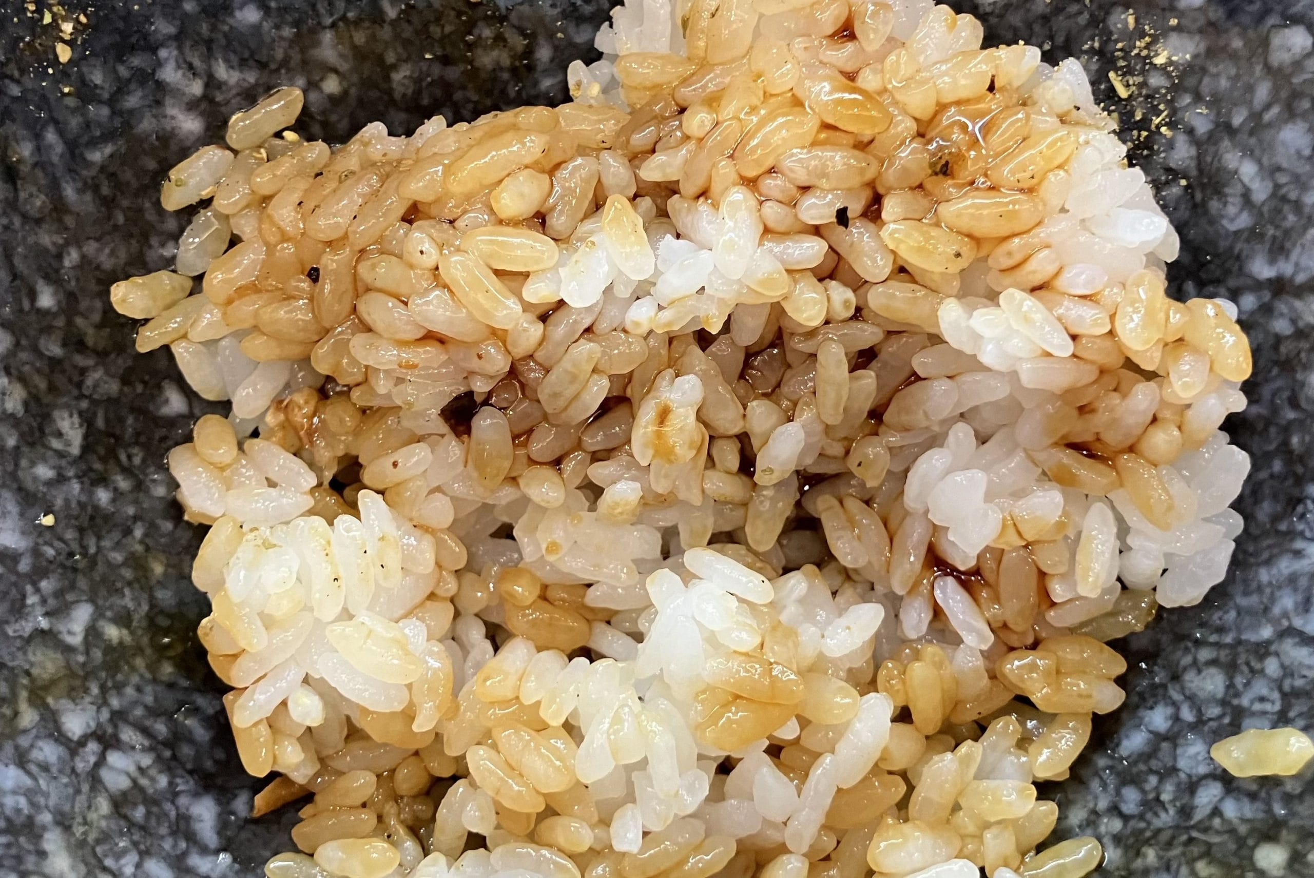 【くら寿司】ランチ830円「うな丼」、食べたら意外なおいしさ！　うなぎのタレかけ放題で最高！の画像7