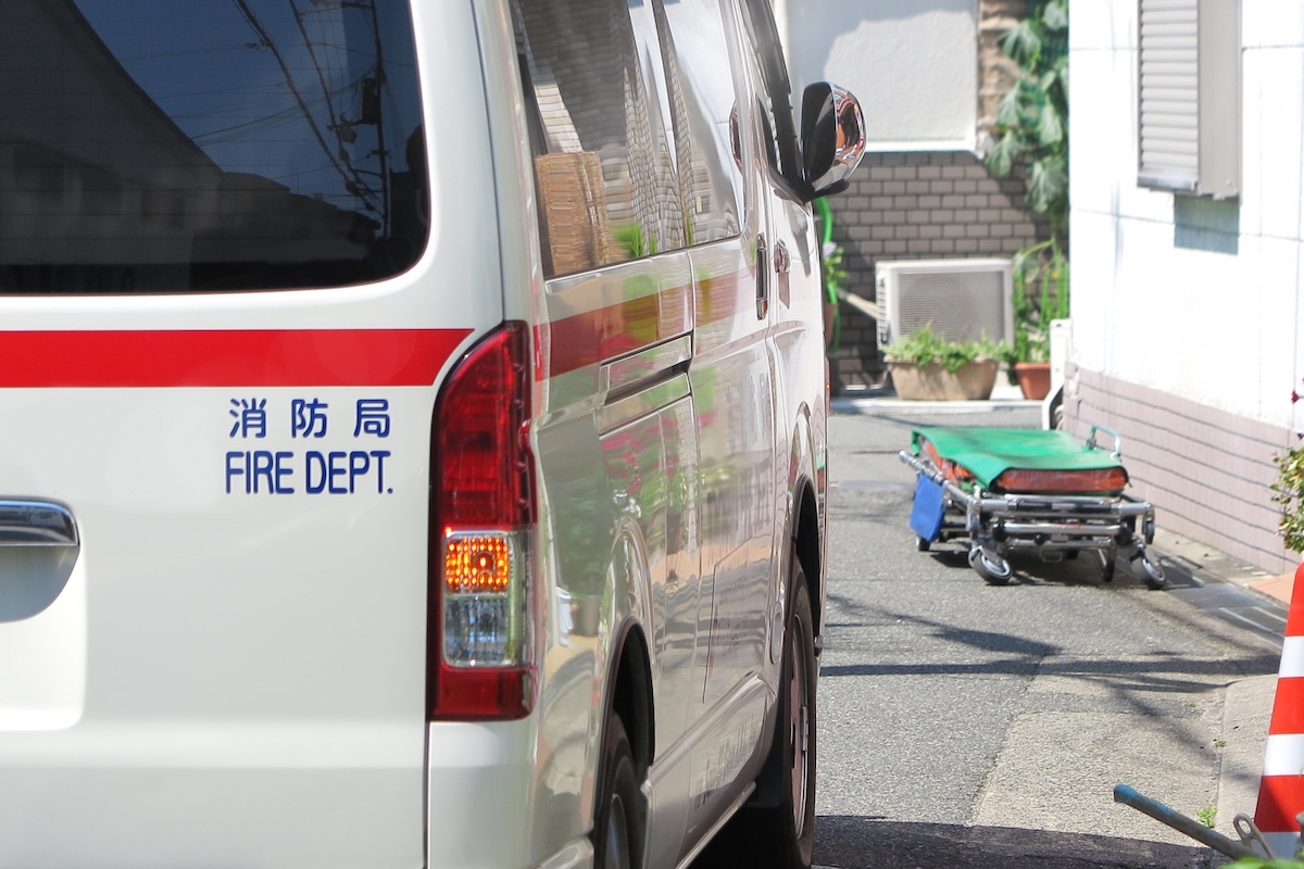団地一人暮らし、高齢男性が「脱水症」で倒れた！　ベランダまで匍匐前進して……の画像1