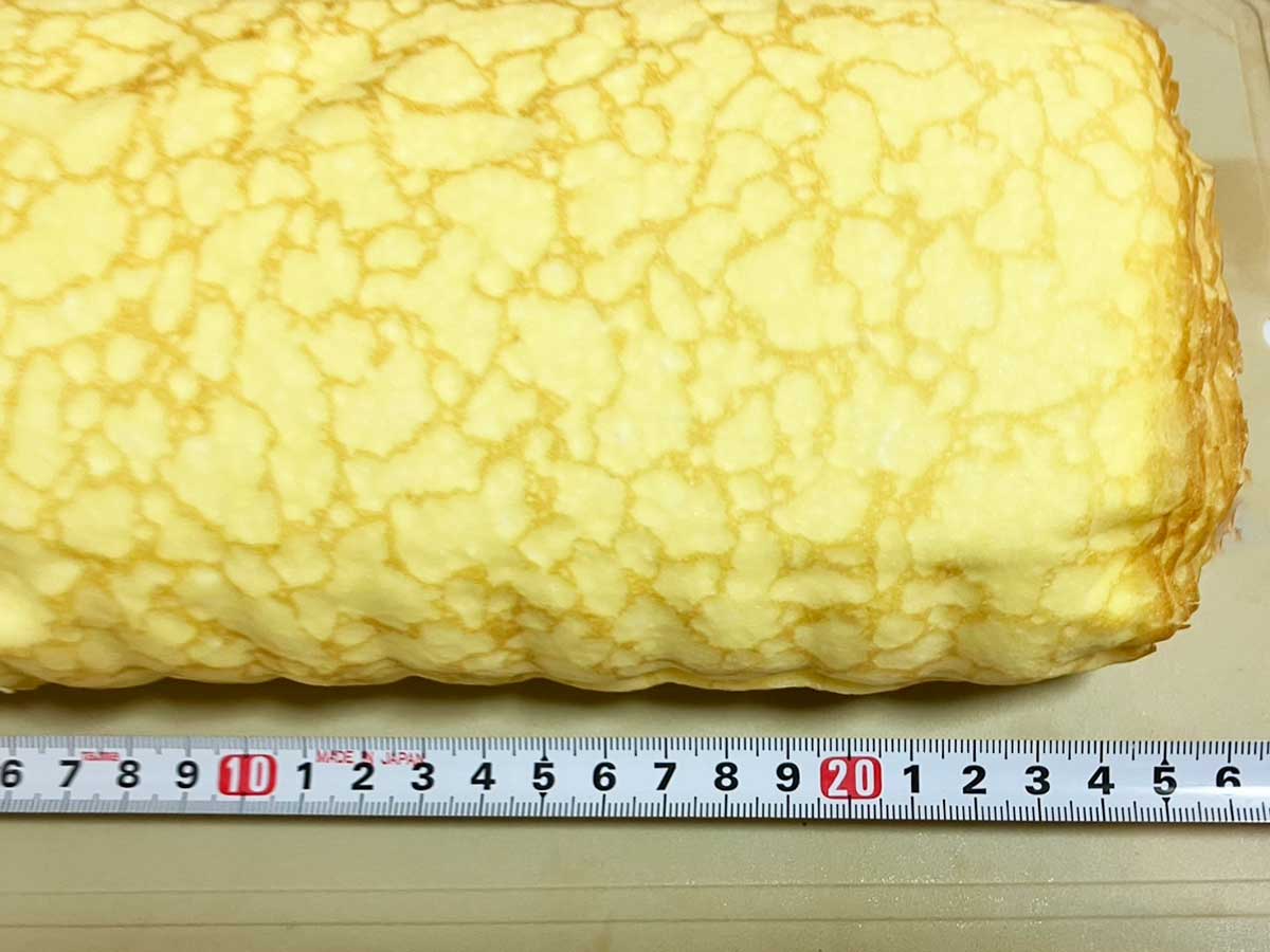 【ロピア】わくわくが止まらない！　大人気「1キロミルクレープ」（1942円）、ド迫力の見た目でとろける味わい！の画像8