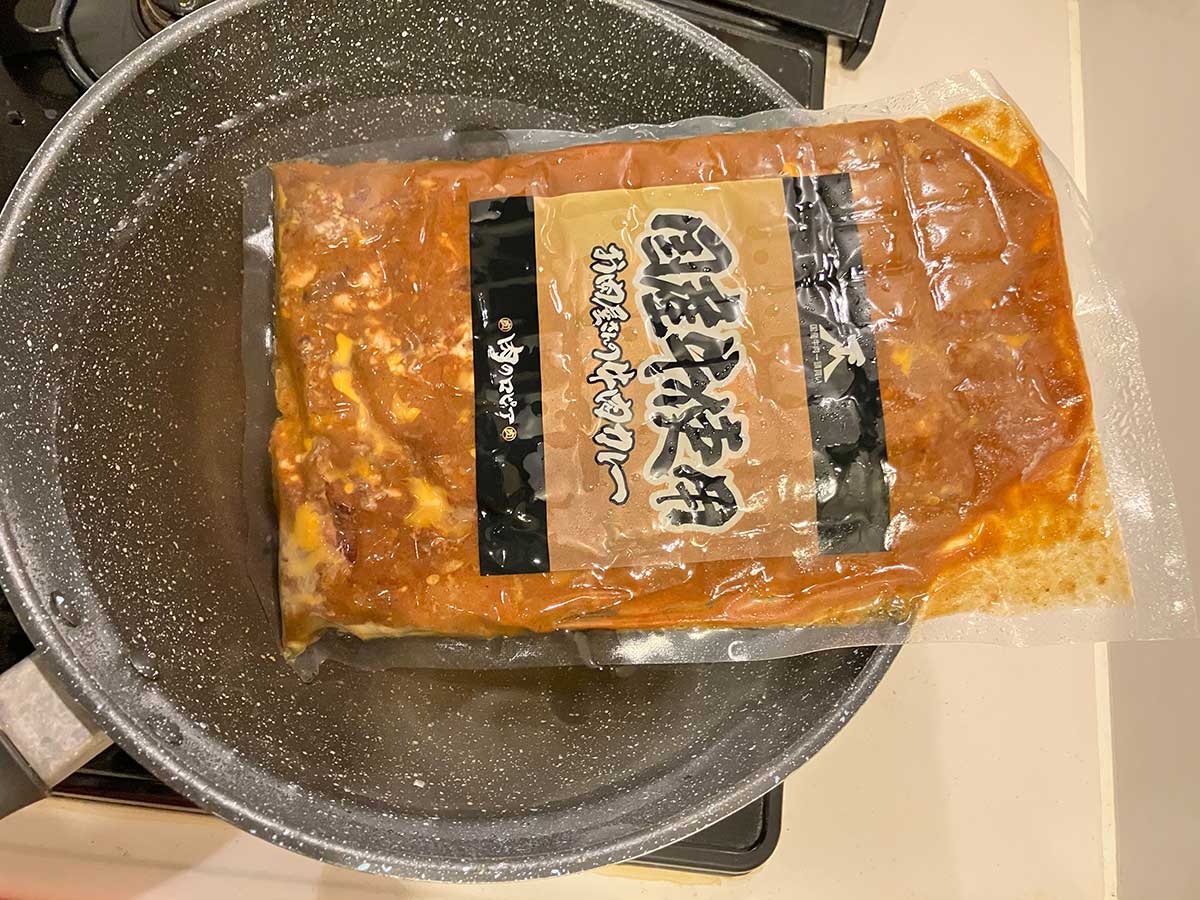 【ロピア】背徳感がヤバすぎる「お肉屋さんのカレー」、1058円で“牛肉の塊”がゴロゴロでびっくり！の画像6