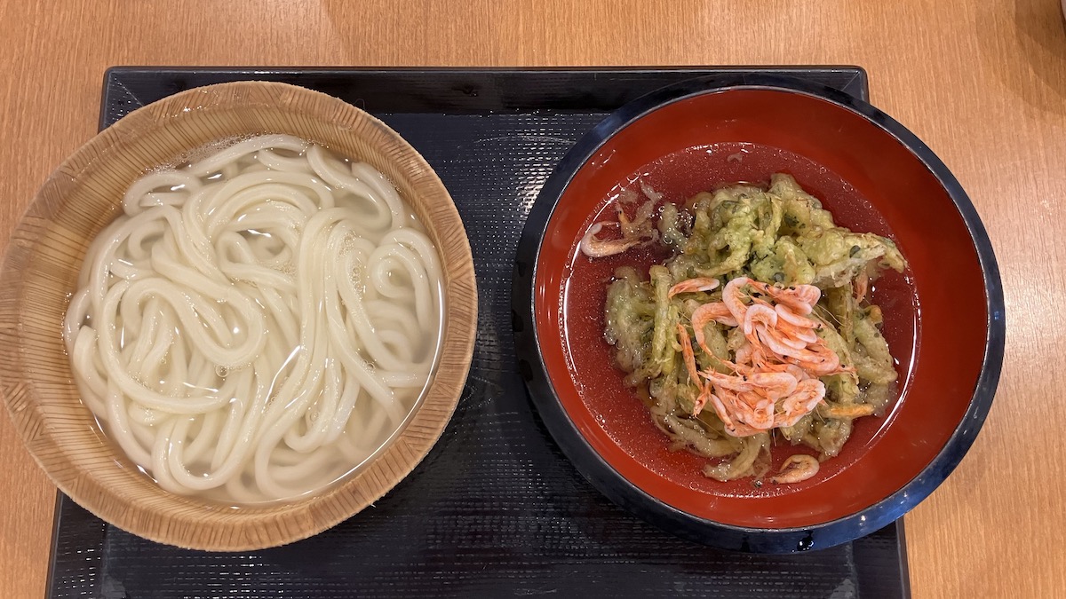 食べられるのは1日だけ！【丸亀製麺】激レアメニュー「桜えびと茶葉衣のかき揚げ」640円がスゴかったの画像4