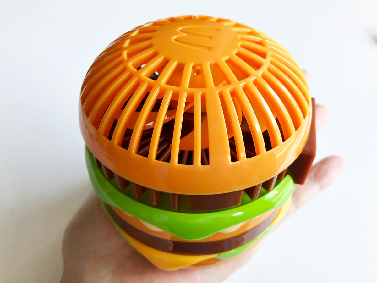 【マクドナルド】3,500円福袋「サマーチャンスバッグ」のお得度は？　ビッグマック型の扇風機、使ってみたら「風が弱い」！の画像7