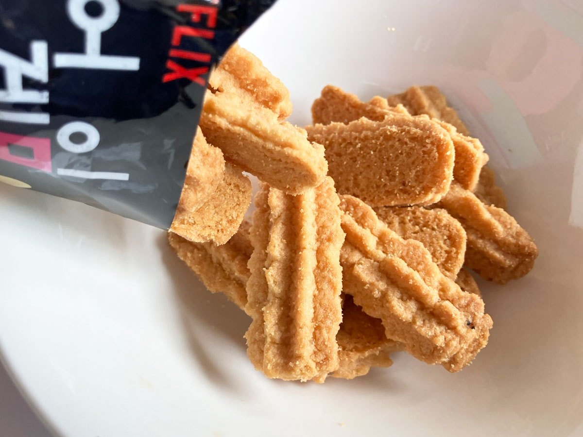 Netflixコラボ菓子「生々しくて大興奮！」【ドン・キホーテ】862円「エビの頭揚げ」の味は？　の画像14