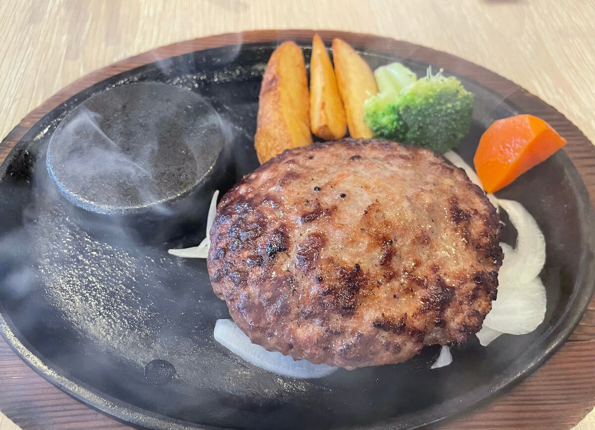 【ステーキのあさくま】1,815円ハンバーグランチは肉汁噴出でうまい！の画像7