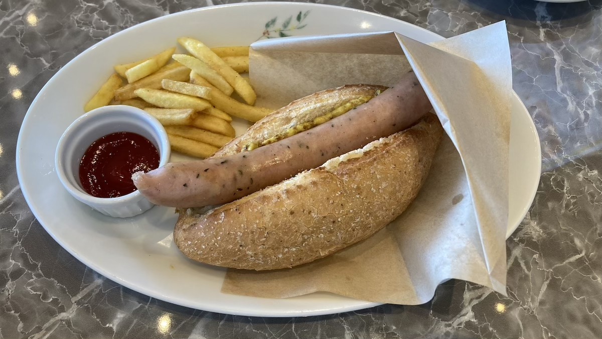 「ドトールなのに1000円超え!?」【ドトール珈琲店】行って驚き、“高級版ジャーマンドッグ”の中身は？の画像7