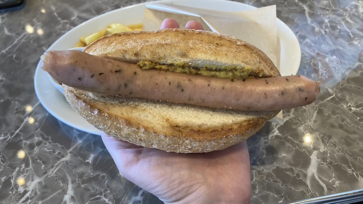 「ドトールなのに1000円超え!?」【ドトール珈琲店】行って驚き、“高級版ジャーマンドッグ”の中身は？の画像1