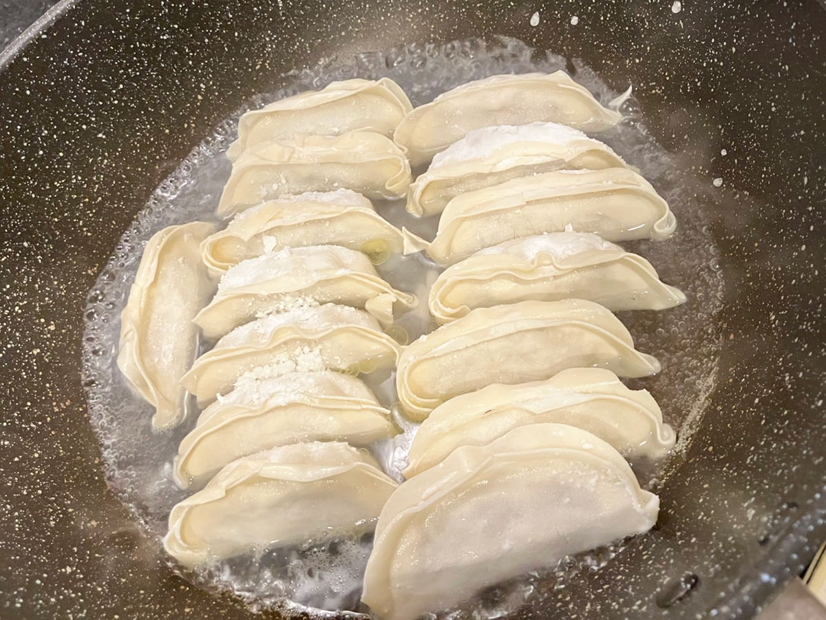 【ロピア】人気シリーズ新作も「最高です！」970円やみつきになる「ワンランク上」の餃子とは？の画像14