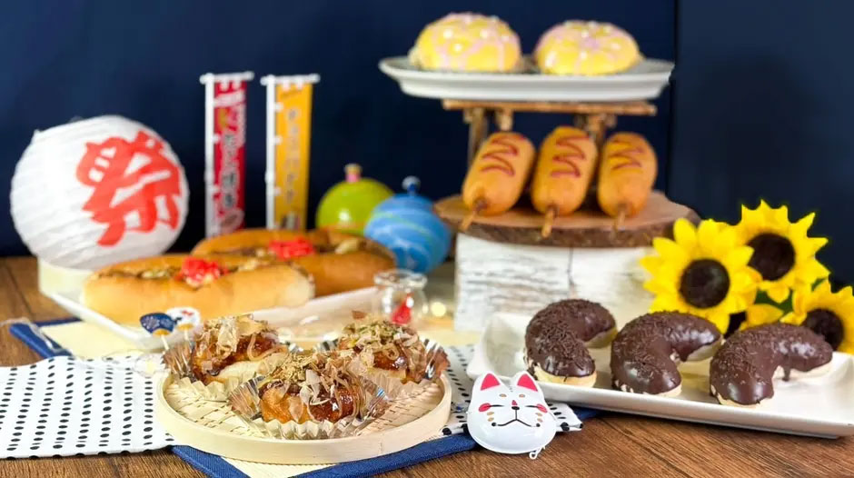 【ペンギンベーカリー】期間限定260円「お祭りヨーヨーパン」の中身は？　人気屋台メニューが5品のパンで登場！の画像2
