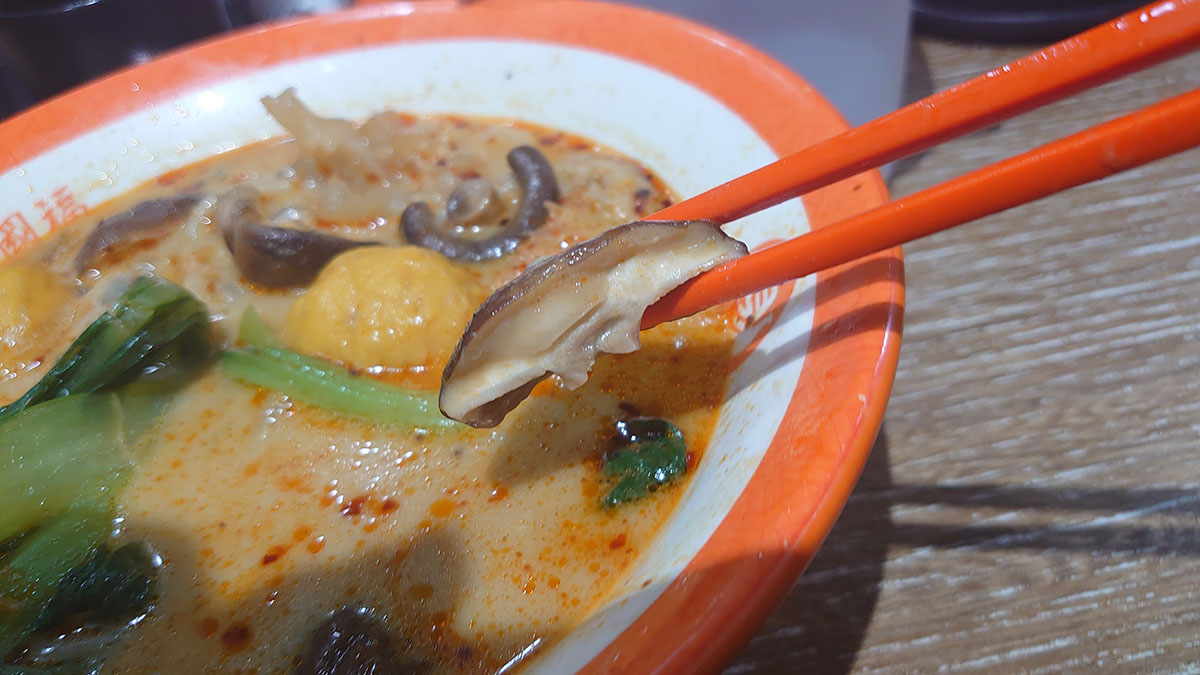 【楊国福麻辣湯】昼下がりに長蛇の列！　ガチ中華感が味わえる本格的なおいしさ、人気ぶりに納得の画像11