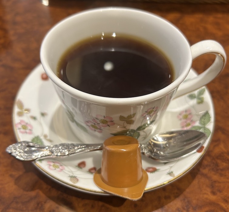 大阪おなじみの喫茶店【カフェ英國屋】900円「優雅なモーニング」の内容は？　ゴージャス空間で「ぜいたく！」の画像5